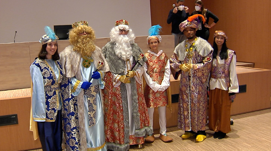 Los Reyes Magos llegan al hospital Universitario de Toledo